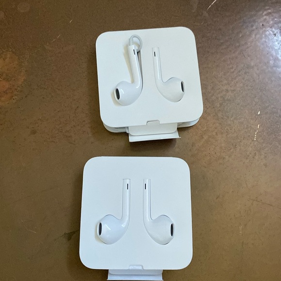 Apple Other - Apple ear phones